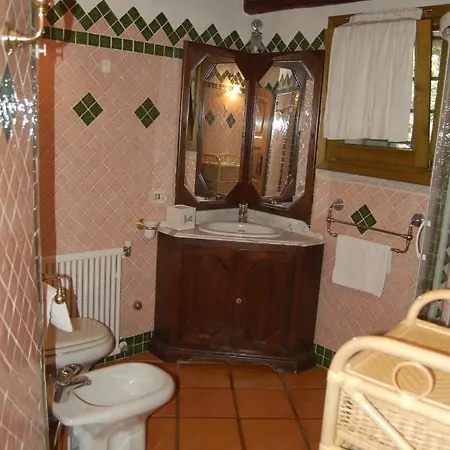 Vila Charming In Olbia With Shared Pool And Garden