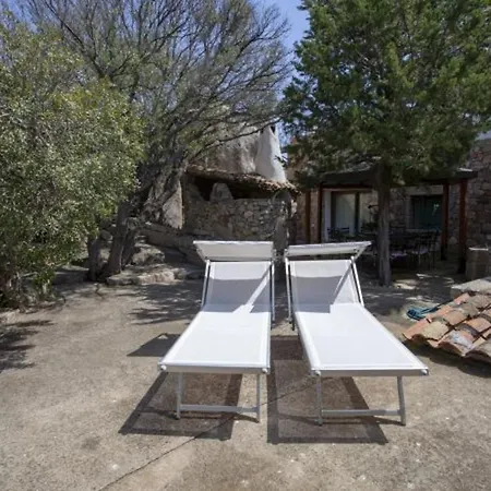 Vila Charming In Olbia With Shared Pool And Garden Porto Rotondo