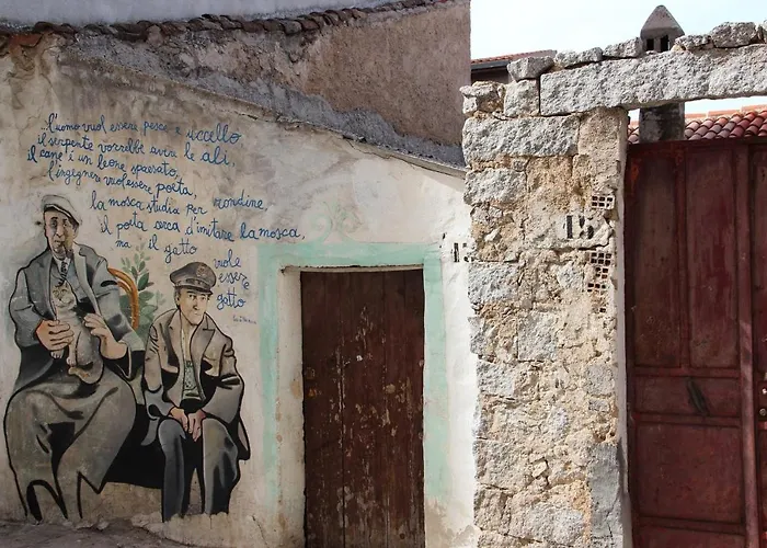 Charming In Olbia With Shared Pool And Garden 빌라 포르투로톤도