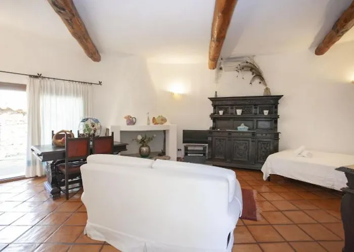 Charming In Olbia With Shared Pool And Garden 빌라 포르투로톤도