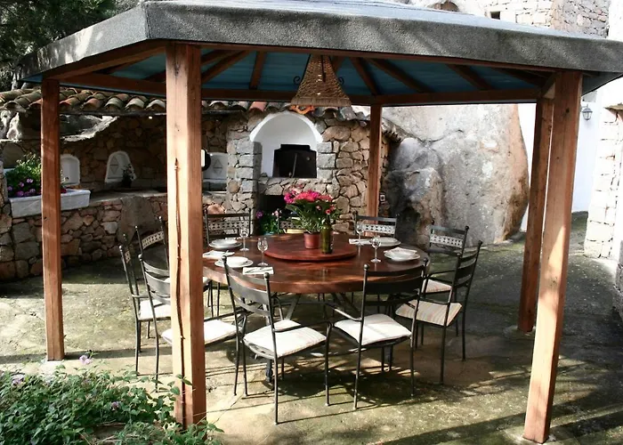 Charming In Olbia With Shared Pool And Garden 빌라 *