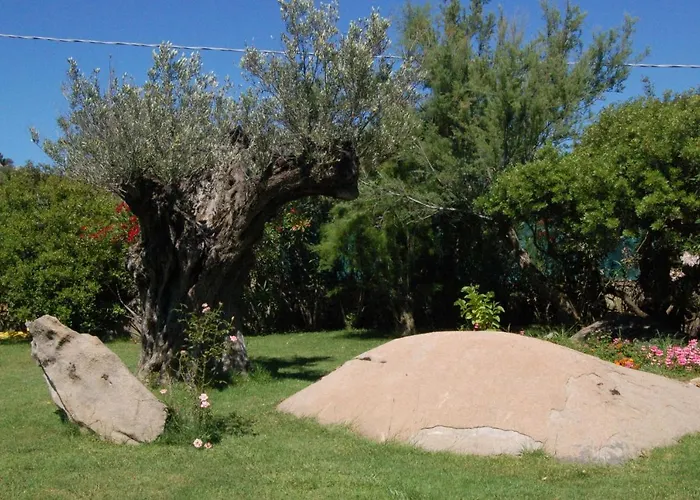 빌라 Charming In Olbia With Shared Pool And Garden 포르투로톤도