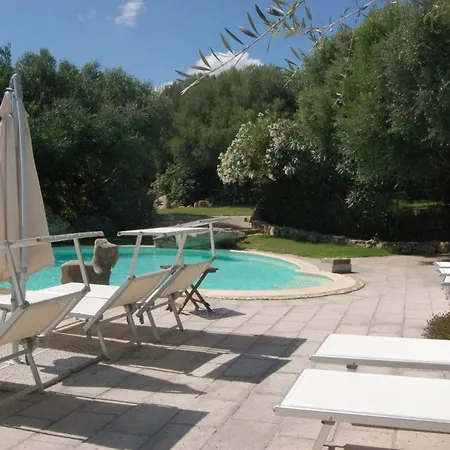 Vila Charming In Olbia With Shared Pool And Garden