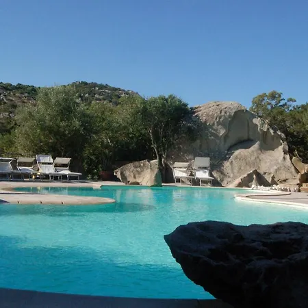 Charming In Olbia With Shared Pool And Garden Vila