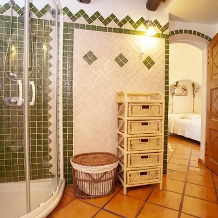 Charming In Olbia With Shared Pool And Garden Vila
