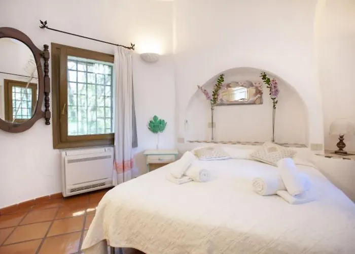 فيلة Charming In Olbia With Shared Pool And Garden بورتو روتوندو