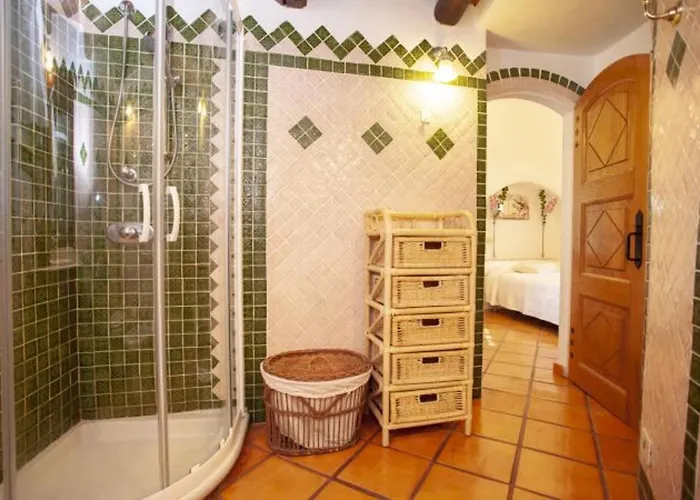 Charming In Olbia With Shared Pool And Garden فيلة